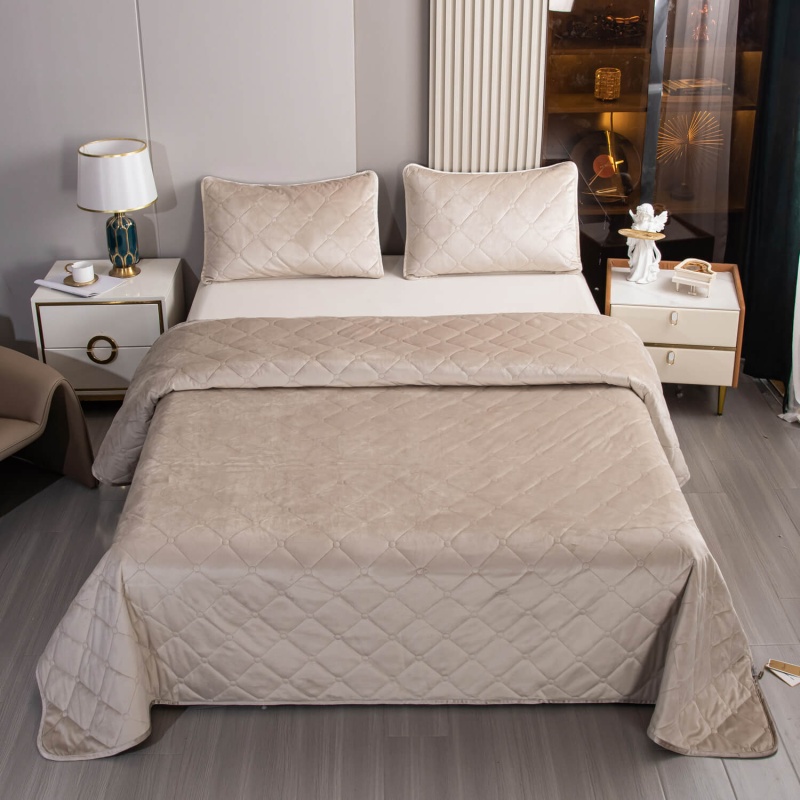 Велюровое покрывало ромб и две наволочки (Бежевый)